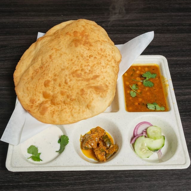 Channa Bhatura W 16oz Channa.